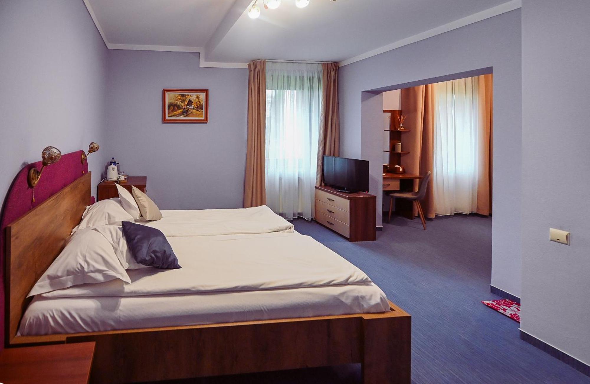 Conacul Domnesc Otel Scheia Dış mekan fotoğraf